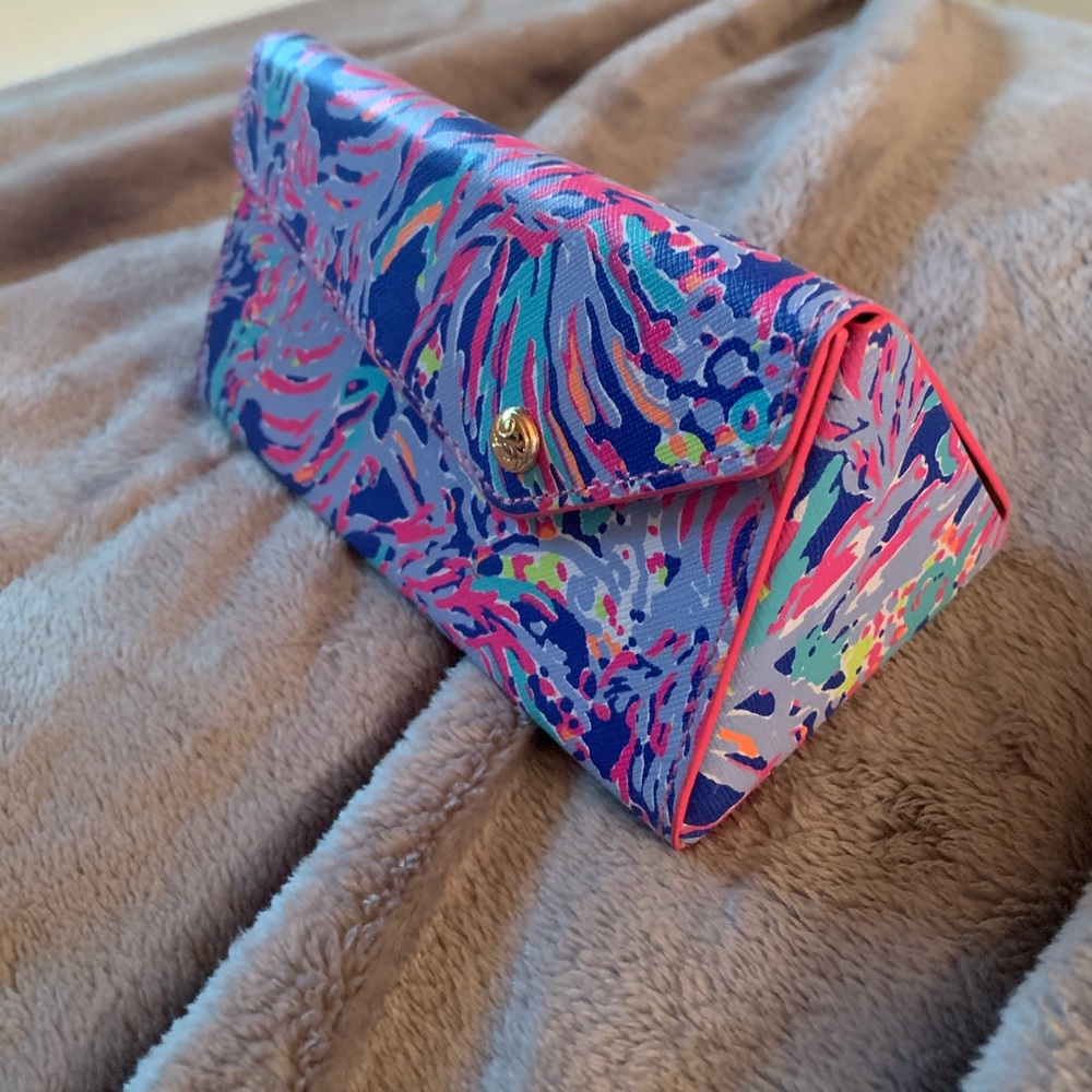 Lilly Pulitzer sunglasses holder